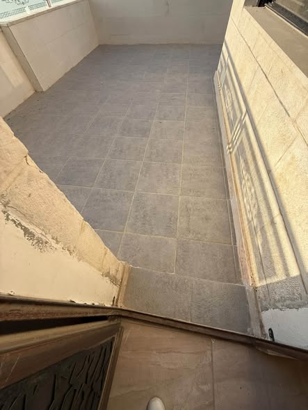 روف فاخر للإيجار في أم أذينة - عمان - 4