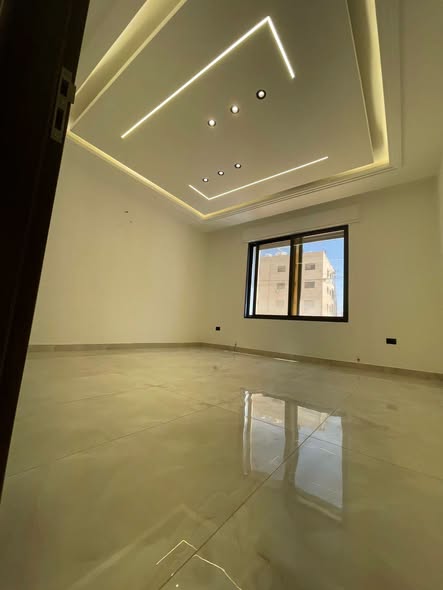 شقة فاخرة لقطة مع تراس واسع للبيع - 3