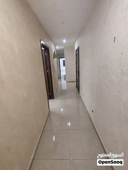 شقة فارغة للايجار في الجبيهة أم زويتينة