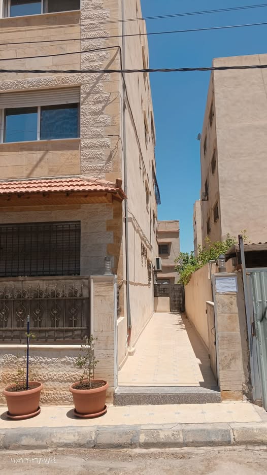 شقة فاخرة للبيع في الزرقاء جبل طارق - تمويل إسلامي متاح