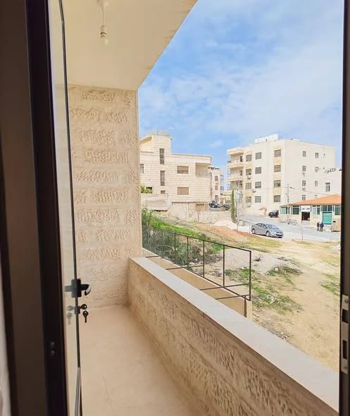 شقة فاخرة للإيجار في الجبيهة - 4