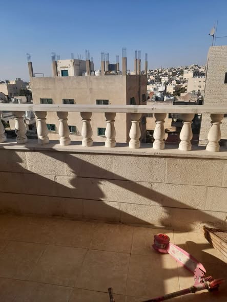 شقة مع رووف مبني للبيع في صويلح - 2