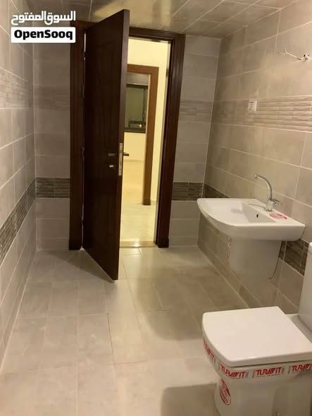 شقة فاخرة للإيجار في الظهير