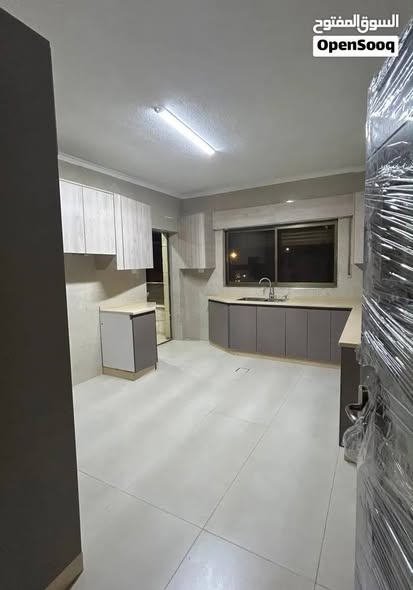 شقة فاخرة مجددة للإيجار في خلدا - 3