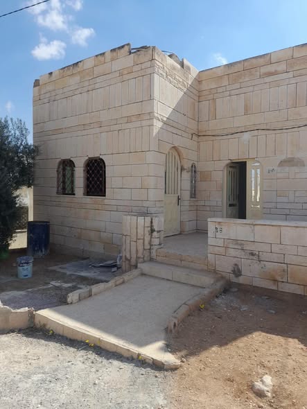بيت مستقل للبيع أو للإيجار في إربد - 4