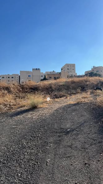 فرصة نادرة: أرض سكنية فاخرة في ماركا