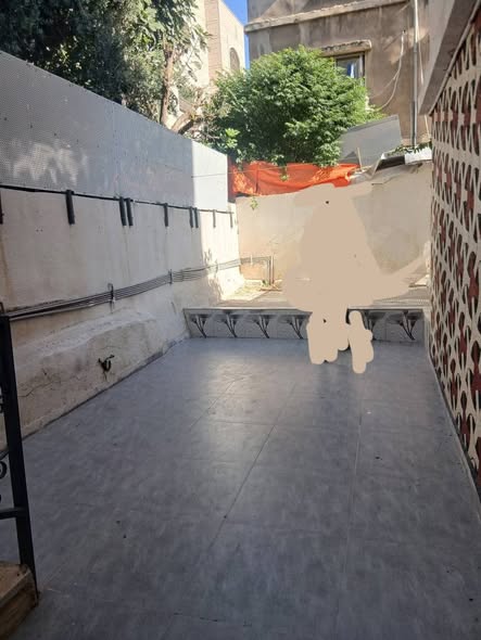 شقة مجددة بالكامل للإيجار في شارع الاستقلال
