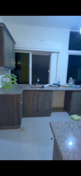 شقة فارغة للإيجار في الشميساني