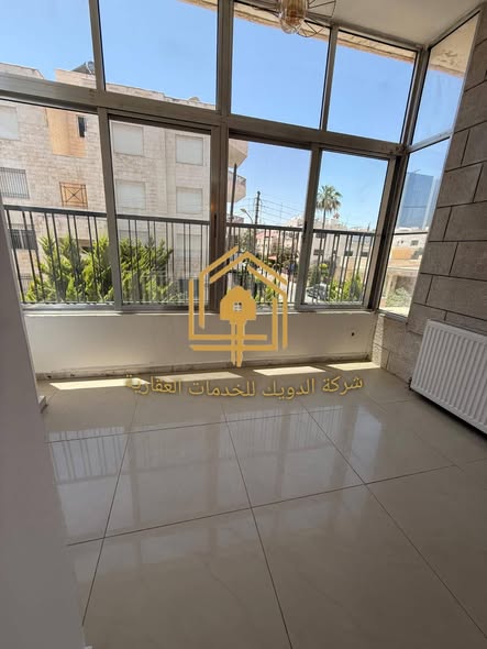 شقة فاخرة مجددة بالكامل في عبدون - 2
