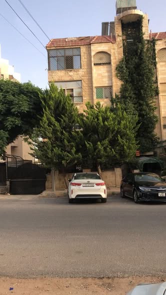 شقة فخمة مجددة في الكامل للبيع - 4