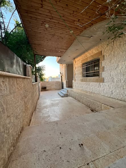 منزل فاخر للبيع في حريثين - 2
