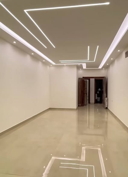 شقة سوبر ديلوكس جديدة للإيجار في طريق المطار - 2