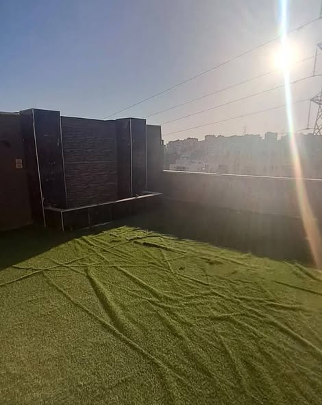 شقة طابق أخير مع روف في البنيات