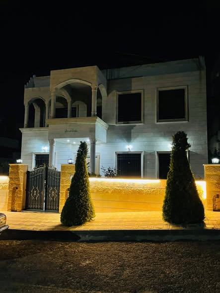 عمارة فاخرة للبيع المستعجل في موقع حيوي بعمان