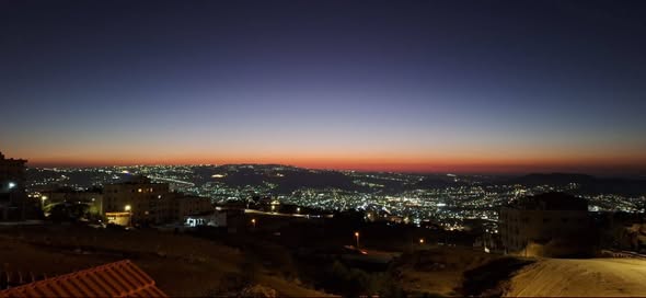 شقة فاخرة بإطلالة خلابة للبيع في أبو نصير
