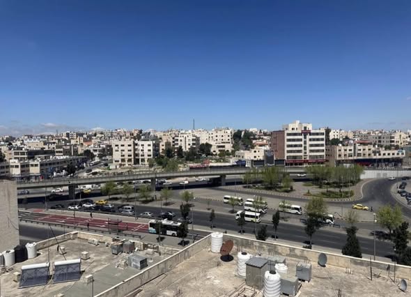 شقة فارغة للإيجار من المالك مباشرة قرب الجامعة الأردنية