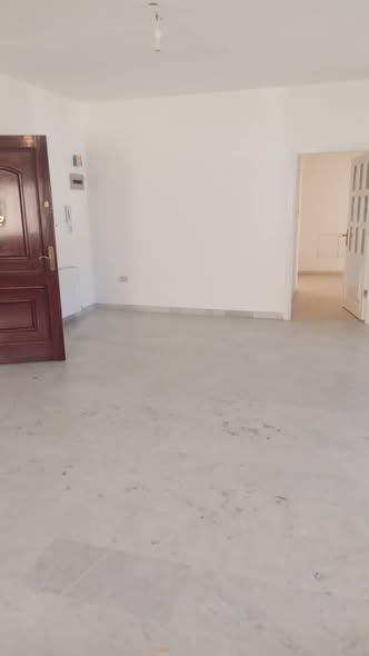 شقة فاخرة مجددة للإيجار في أم اذينة - 5