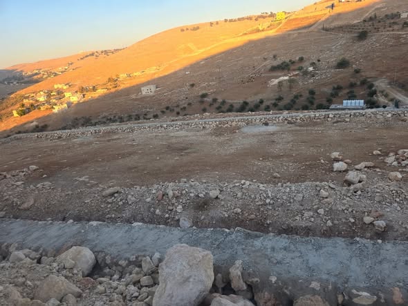 بيت مستقل على 4 دونم للبيع في المفرق - 4