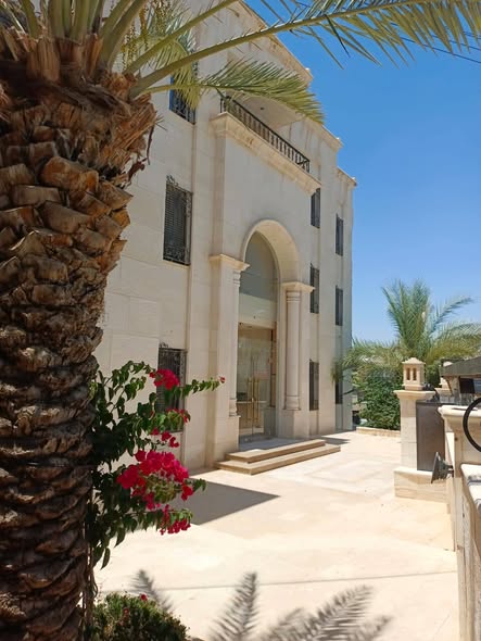 فيلا فاخرة بمساحات ضخمة في طبربور - 4