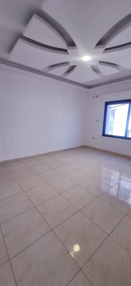 شقة أرضية فاخرة للبيع في الجبيهة بأسعار نار - 4