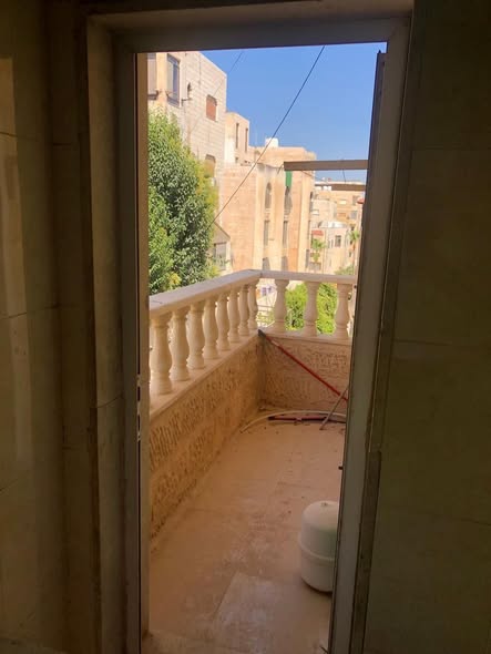 شقة فاخرة للبيع في ضاحية الرشيد - 2