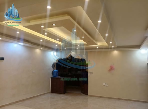 شقة فاخرة طابق أرضي معلق للبيع في الزرقاء الجديدة - 3