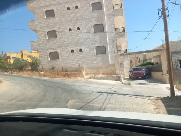 شقة فاخرة في جرش – إطلالة رائعة وتشطيب سوبر ديلوكس