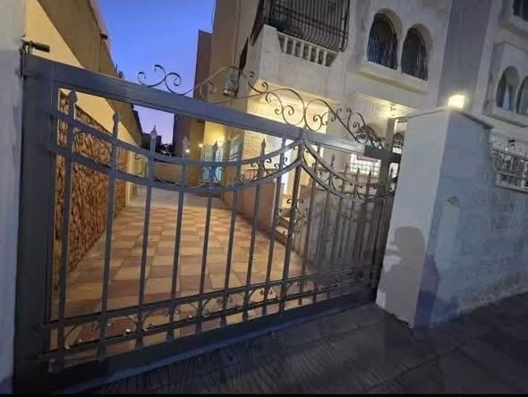 شقة فاخرة للبيع في العقبة – مثالية للسكن والاستثمار