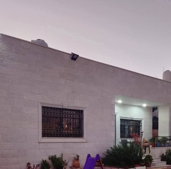 بيت مستقل فاخر للبيع في جاوا
