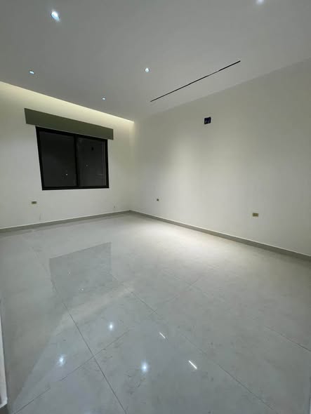 شقة فاخرة للبيع – طريق المطار 160م² - 3