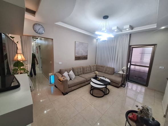 شقة مميزة للبيع في جبل القطارنة – فرصة استثمارية - 2