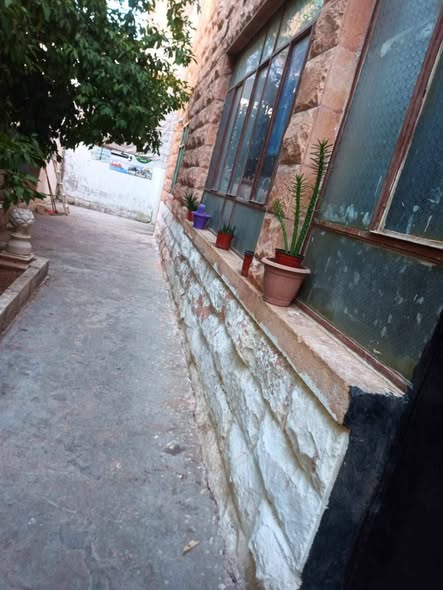 منزل حجري مستقل للبيع في إربد الغربية - فرصة استثمارية