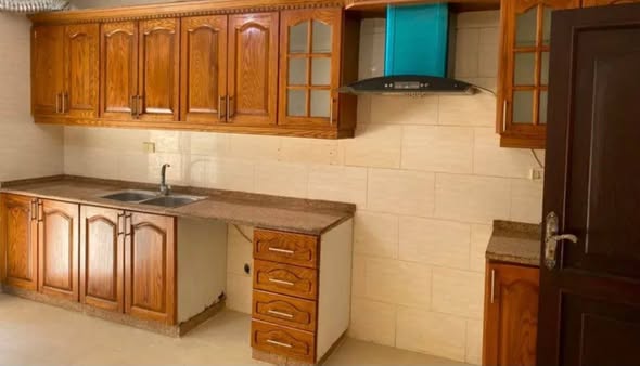 طابق شبه أرضي فاخر للإيجار في خلدا - 3
