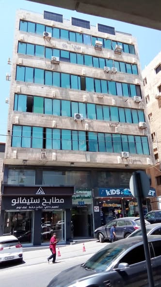 مكتب للإيجار بموقع استراتيجي - 2