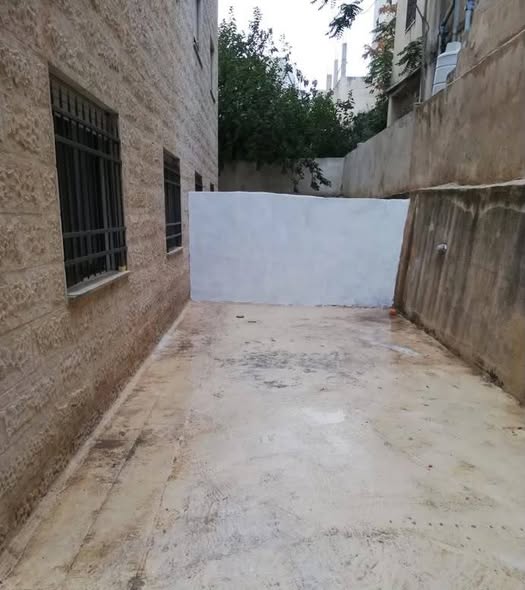 شقة أرضية فارغة للإيجار في البيادر - 300 دينار - 2