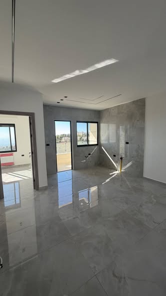 شقة للبيع بإطلالة مميزة في مرج الحمام - 2