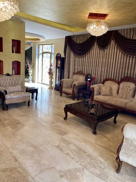 فيلا فاخرة في المقابلين بسعر خيالي 340,000 دينار - 3