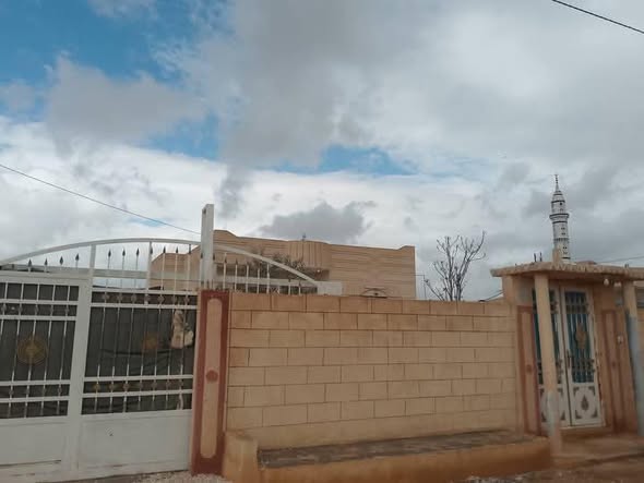 فرصة ذهبية: بيت مستقل للبيع في المفرق بمساحة واسعة - 4