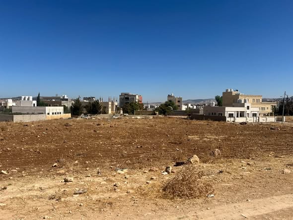 فرصة استثمارية: أرض مميزة للبيع في عين الباشا - 4