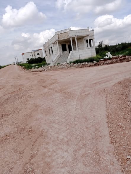 أرض سكنية فاخرة على شارعين في سال عليا الغربي - إربد - 5