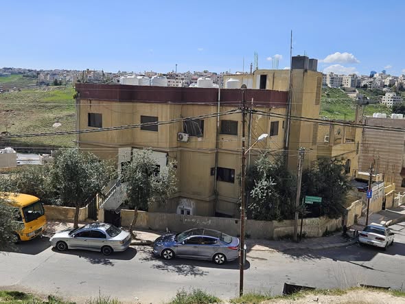 عمارة استثمارية مميزة في الجبل الأخضر