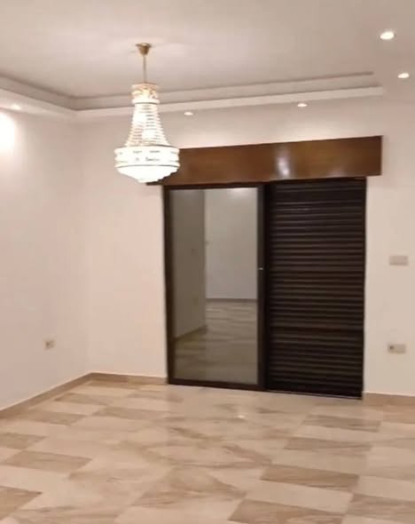 طابق أرضي فاخر للتسكن مع مدخل خاص وترس - 3