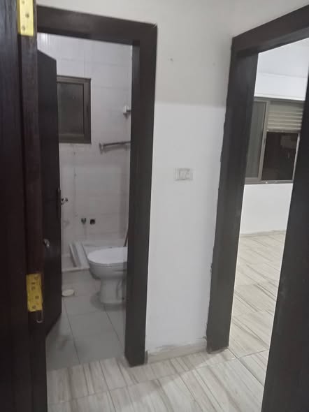 شقة فارغة للايجار في شارع الجامعة (الجامعة الأردنية)