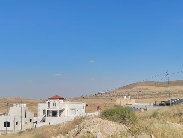 فرصة استثمارية ذهبية أرض سكنية في إسكان المهندسين الزرقاء - 5