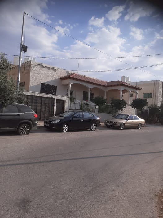 بيت مستقل للبيع في إربد - الحي الشرقي