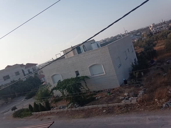 بيت مستقل فاخر للبيع في إيدون - 2