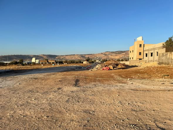 قطعة أرض للبيع في ابو نصير على شارعين بسعر لقطة - 2