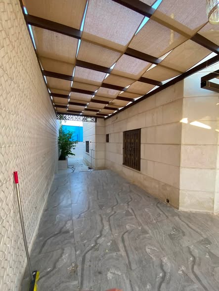 فيلا فاخرة للإيجار في الزرقاء - 4