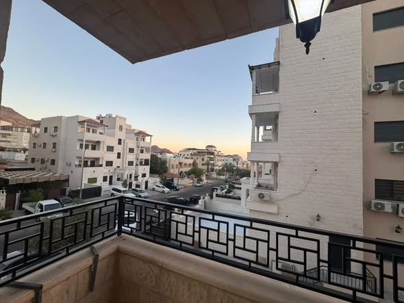 شقة فاخرة للبيع في العقبة الخامسة - 4