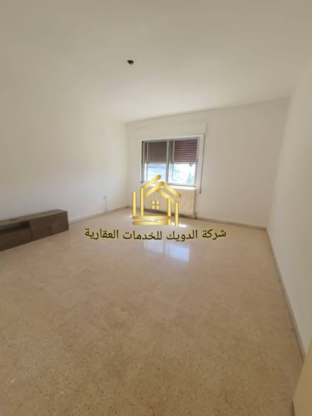 شقة فاخرة مجددة للإيجار في الشميساني - 3 غرف نوم - 5